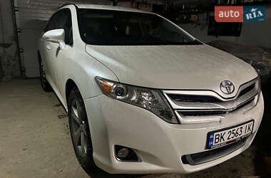 Позашляховик / Кросовер Toyota Venza 2013 в 