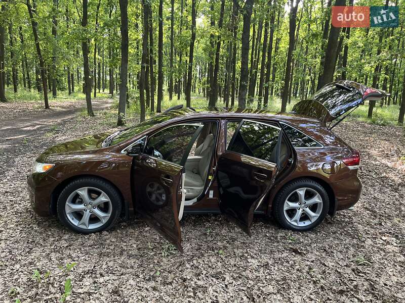 Позашляховик / Кросовер Toyota Venza 2013 в Кривому Розі