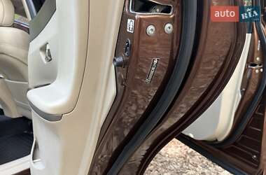 Позашляховик / Кросовер Toyota Venza 2013 в 