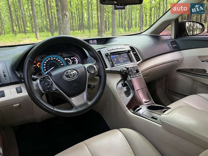 Позашляховик / Кросовер Toyota Venza 2013 в Кривому Розі