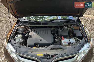 Позашляховик / Кросовер Toyota Venza 2013 в 