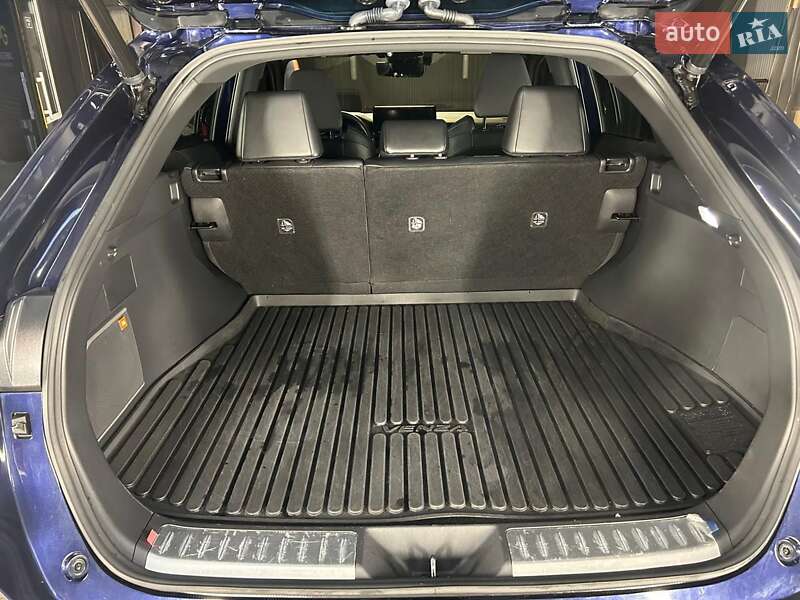 Позашляховик / Кросовер Toyota Venza 2021 в Києві