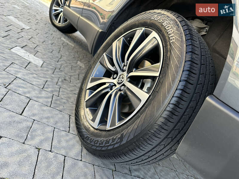 Внедорожник / Кроссовер Toyota Venza 2021 в Дрогобыче