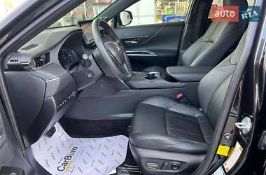 Позашляховик / Кросовер Toyota Venza 2021 в 