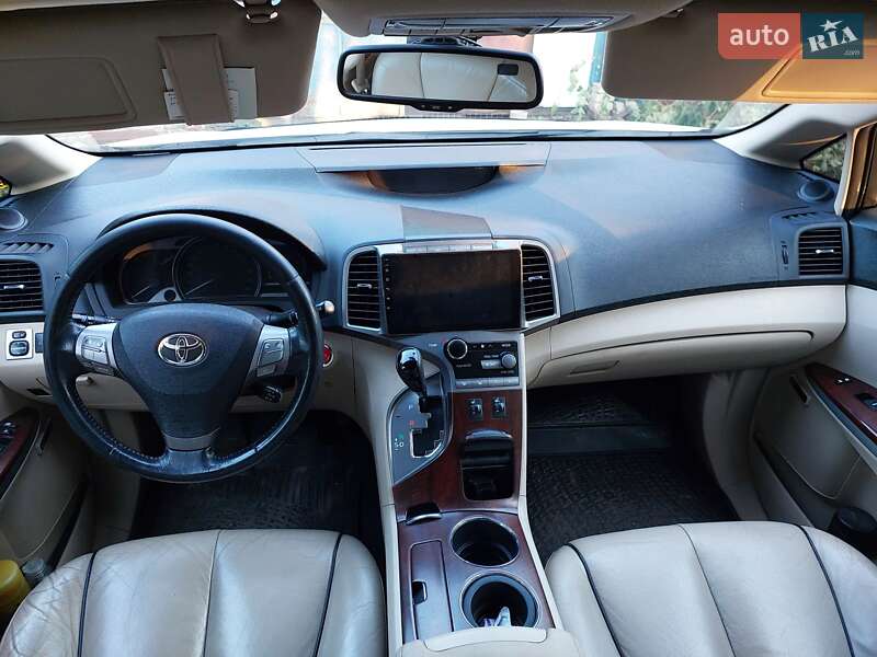 Позашляховик / Кросовер Toyota Venza 2010 в Харкові