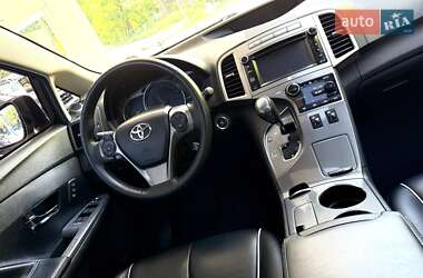 Позашляховик / Кросовер Toyota Venza 2013 в 