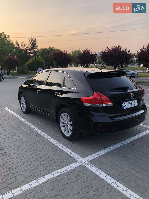 Позашляховик / Кросовер Toyota Venza 2011 в Львові
