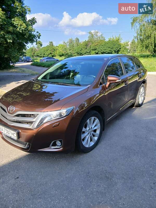 Внедорожник / Кроссовер Toyota Venza 2014 в 