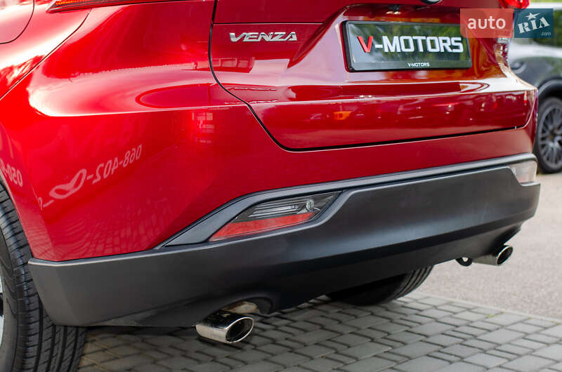 Позашляховик / Кросовер Toyota Venza 2021 в Києві