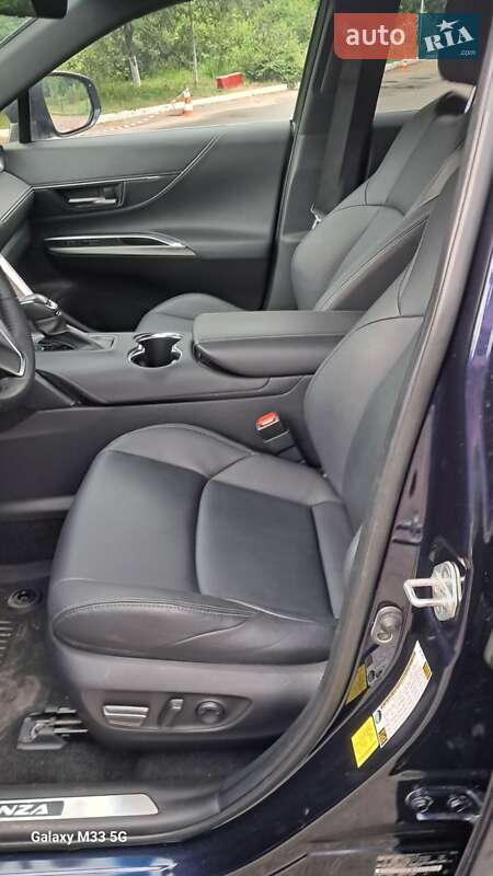 Позашляховик / Кросовер Toyota Venza 2023 в Києві