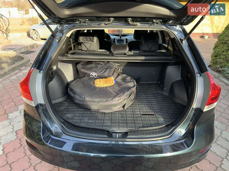 Позашляховик / Кросовер Toyota Venza 2014 в Львові