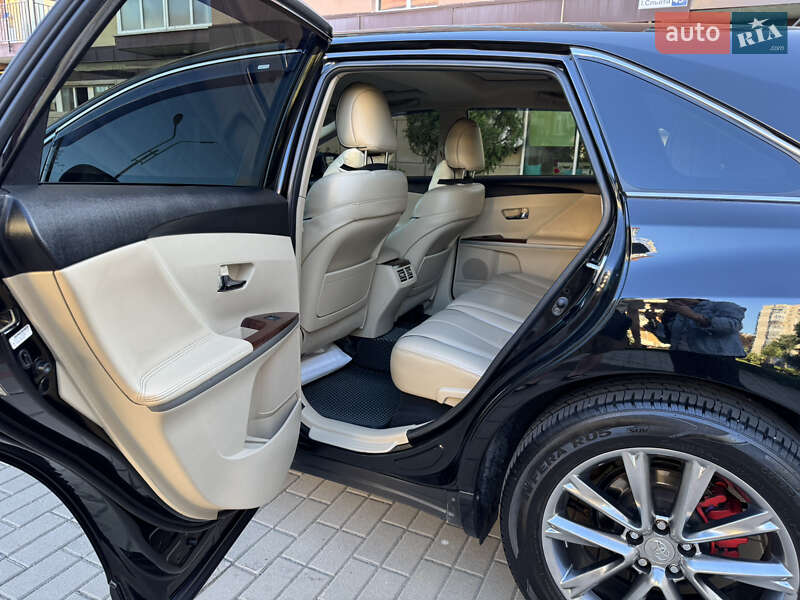 Внедорожник / Кроссовер Toyota Venza 2010 в Житомире