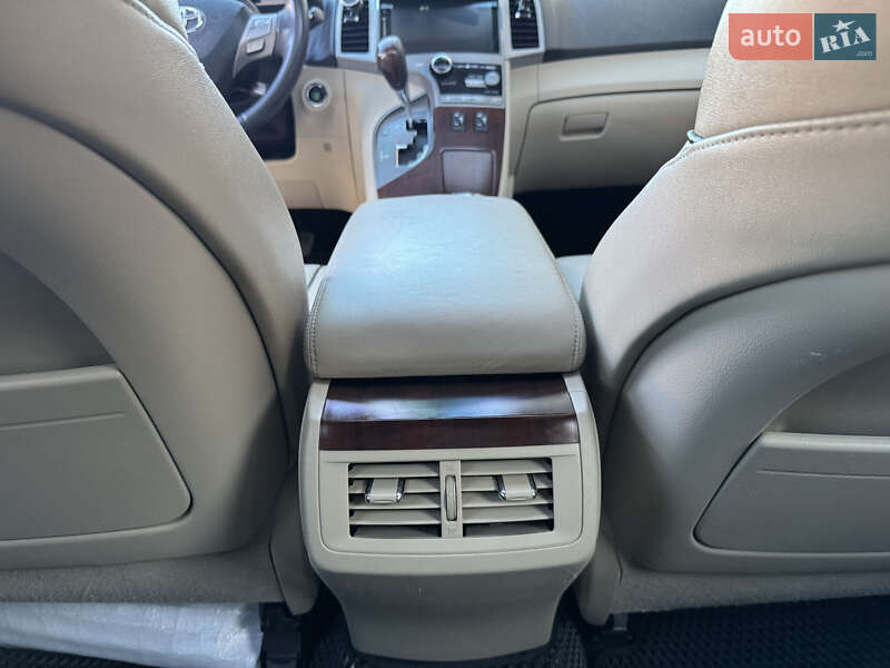 Внедорожник / Кроссовер Toyota Venza 2010 в Житомире