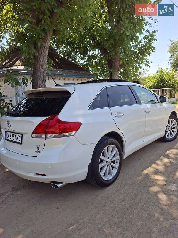 Позашляховик / Кросовер Toyota Venza 2011 в Новоархангельську