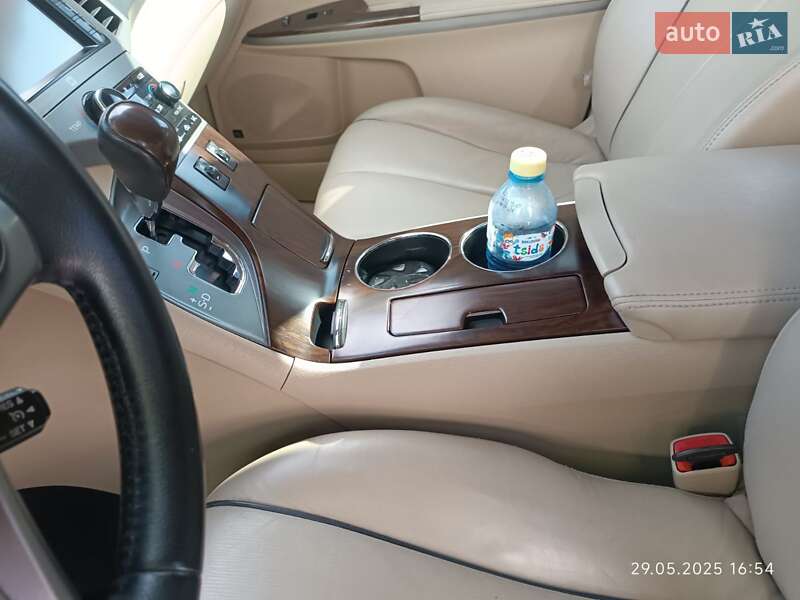 Внедорожник / Кроссовер Toyota Venza 2013 в Запорожье
