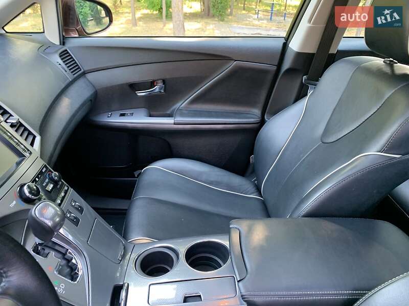 Позашляховик / Кросовер Toyota Venza 2013 в Одесі