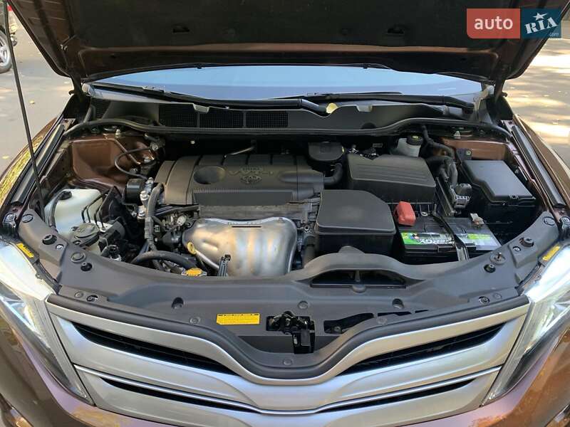 Позашляховик / Кросовер Toyota Venza 2013 в Одесі