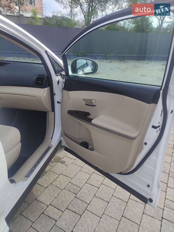 Внедорожник / Кроссовер Toyota Venza 2010 в Львове
