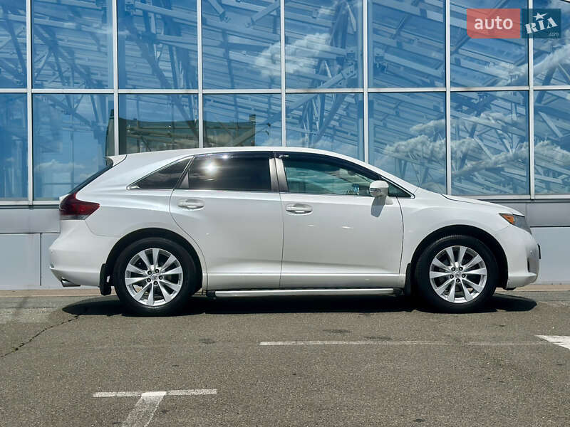 Позашляховик / Кросовер Toyota Venza 2013 в Києві