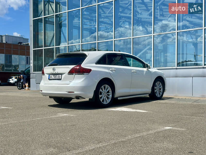 Позашляховик / Кросовер Toyota Venza 2013 в Києві