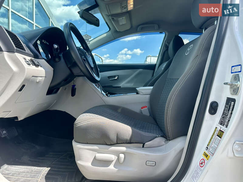 Позашляховик / Кросовер Toyota Venza 2013 в Києві