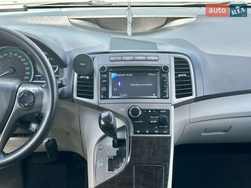 Позашляховик / Кросовер Toyota Venza 2013 в Києві