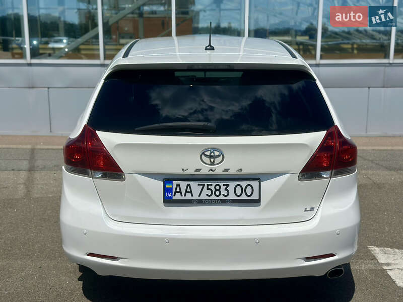 Позашляховик / Кросовер Toyota Venza 2013 в Києві