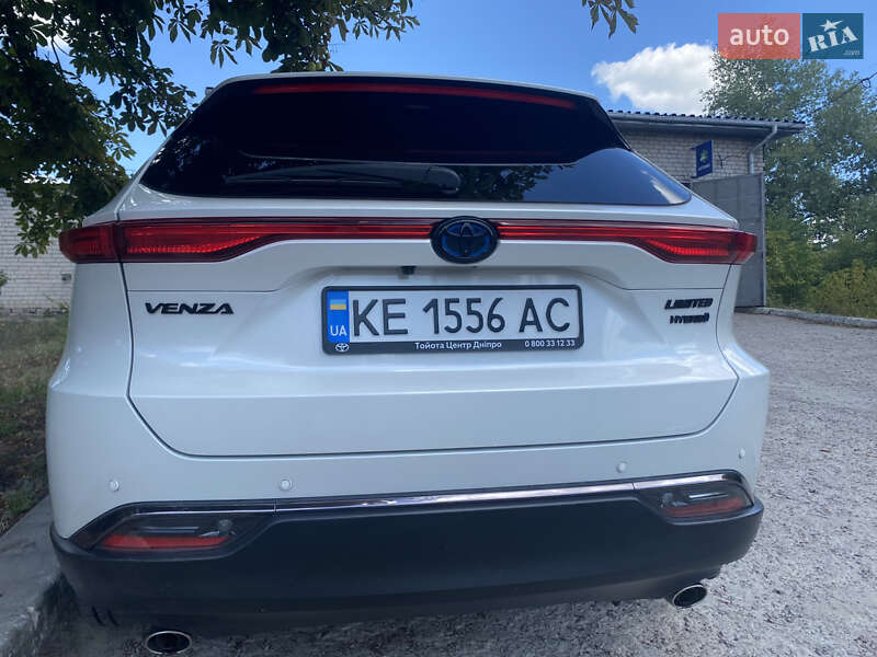 Позашляховик / Кросовер Toyota Venza 2021 в Дніпрі