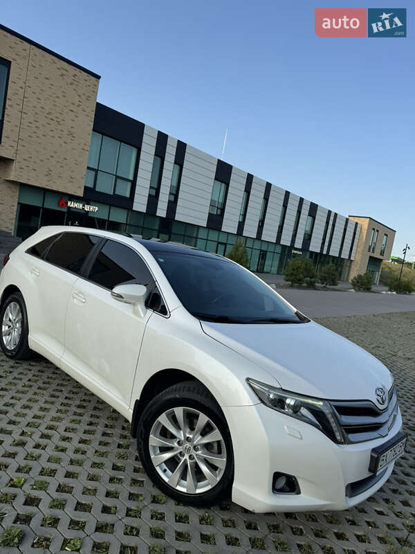 Позашляховик / Кросовер Toyota Venza 2014 в Хмельницькому