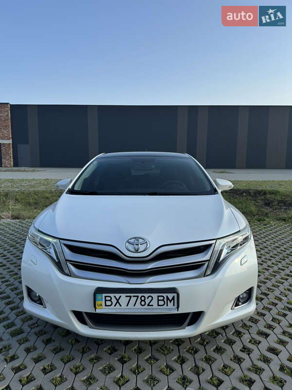 Позашляховик / Кросовер Toyota Venza 2014 в Хмельницькому
