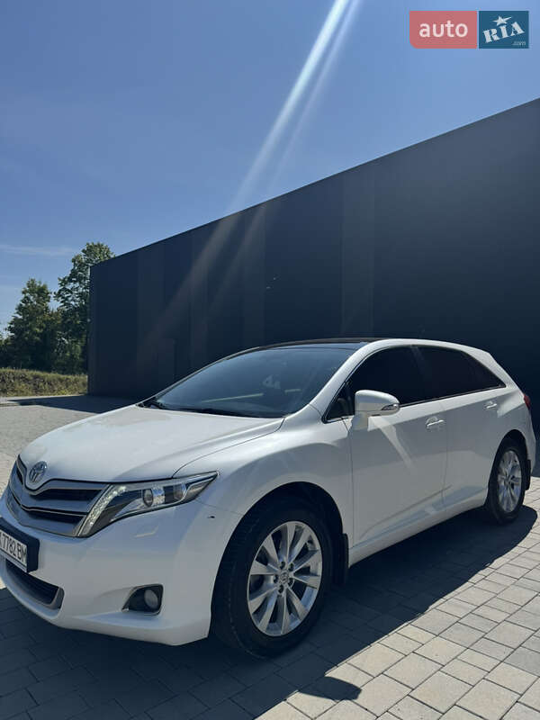 Позашляховик / Кросовер Toyota Venza 2014 в Хмельницькому