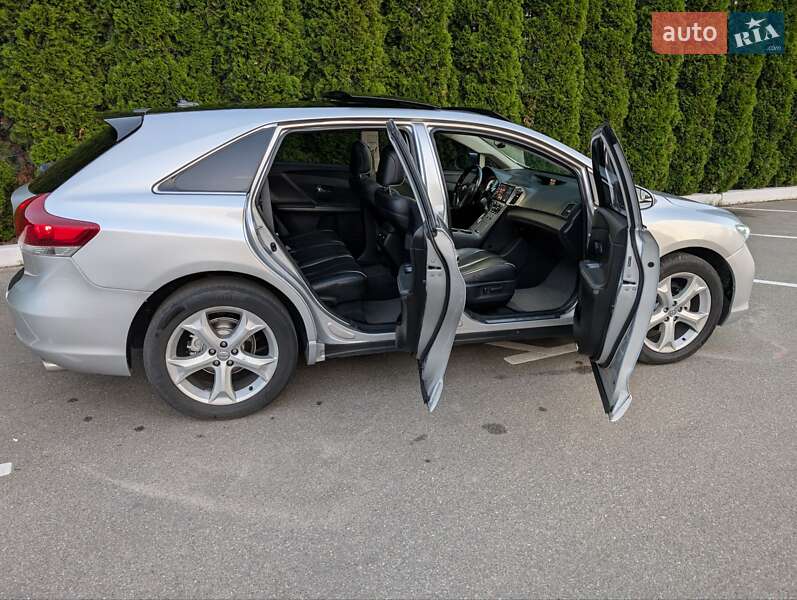 Внедорожник / Кроссовер Toyota Venza 2013 в Киеве