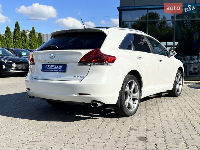 Внедорожник / Кроссовер Toyota Venza 2015 в Нововолынске