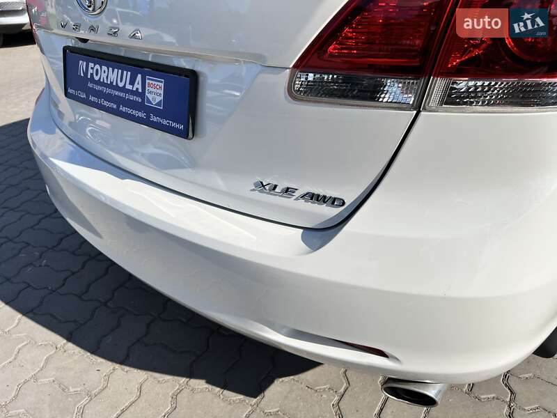 Внедорожник / Кроссовер Toyota Venza 2015 в Нововолынске