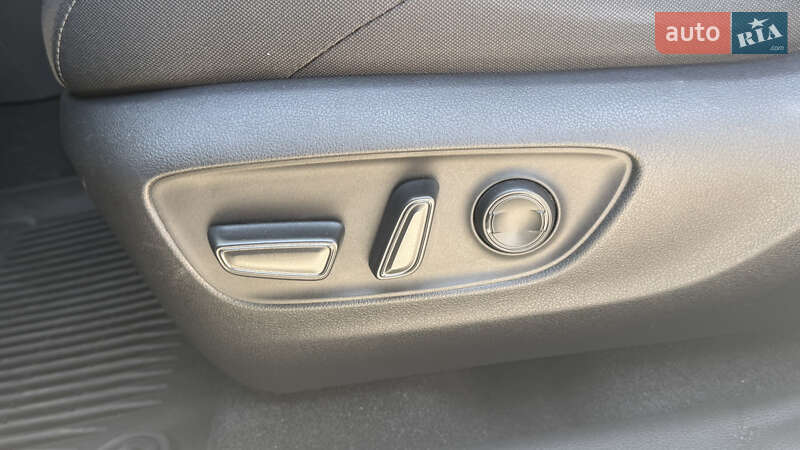 Позашляховик / Кросовер Toyota Venza 2021 в Шептицькому