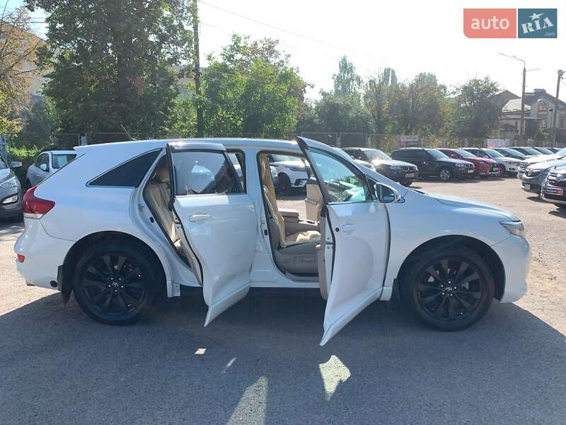 Позашляховик / Кросовер Toyota Venza 2013 в Вінниці