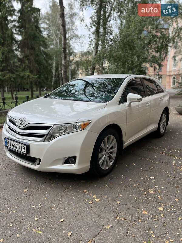 Внедорожник / Кроссовер Toyota Venza 2015 в Полтаве