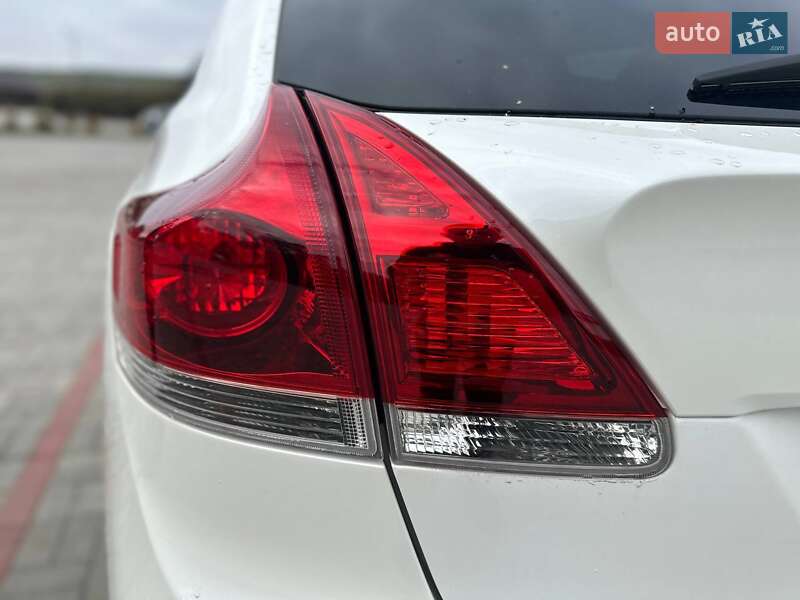 Внедорожник / Кроссовер Toyota Venza 2015 в Полтаве