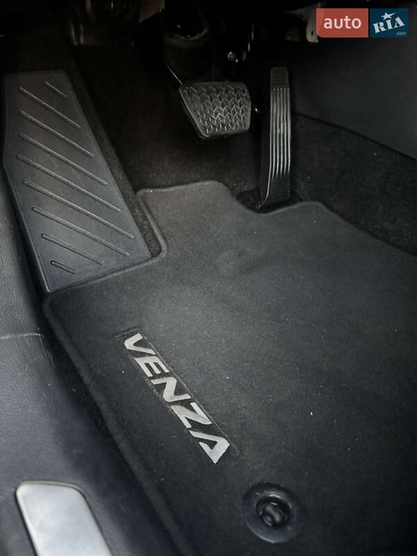 Внедорожник / Кроссовер Toyota Venza 2022 в Харькове