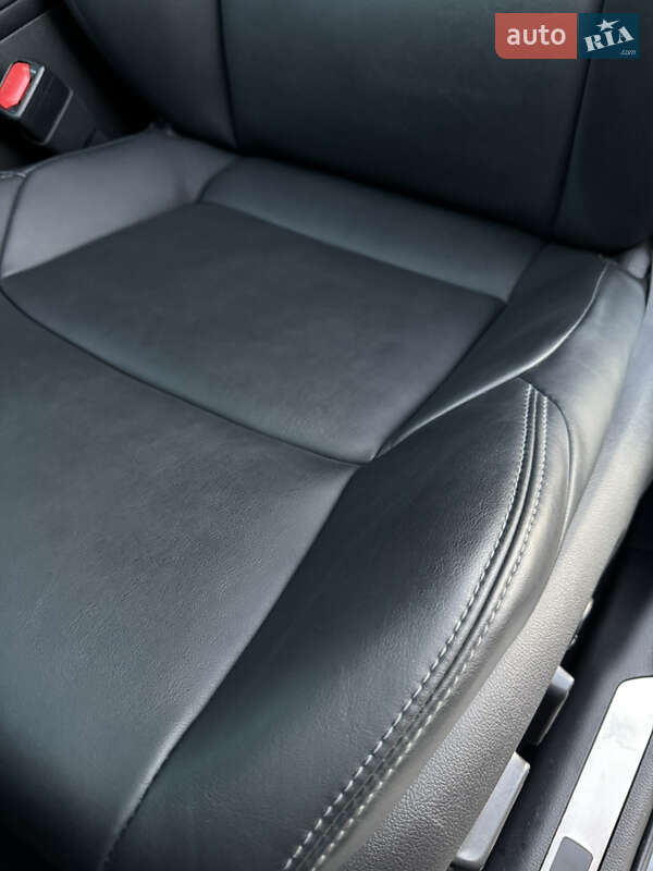 Внедорожник / Кроссовер Toyota Venza 2022 в Харькове