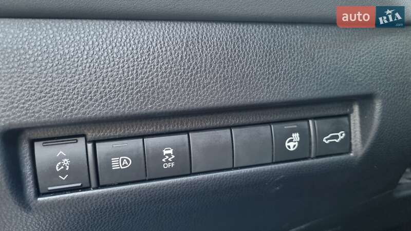 Внедорожник / Кроссовер Toyota Venza 2021 в Киеве