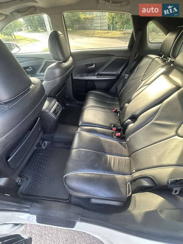 Внедорожник / Кроссовер Toyota Venza 2013 в Черкассах