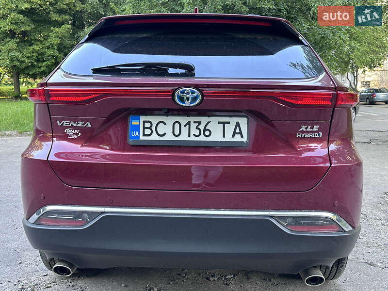 Позашляховик / Кросовер Toyota Venza 2022 в Львові