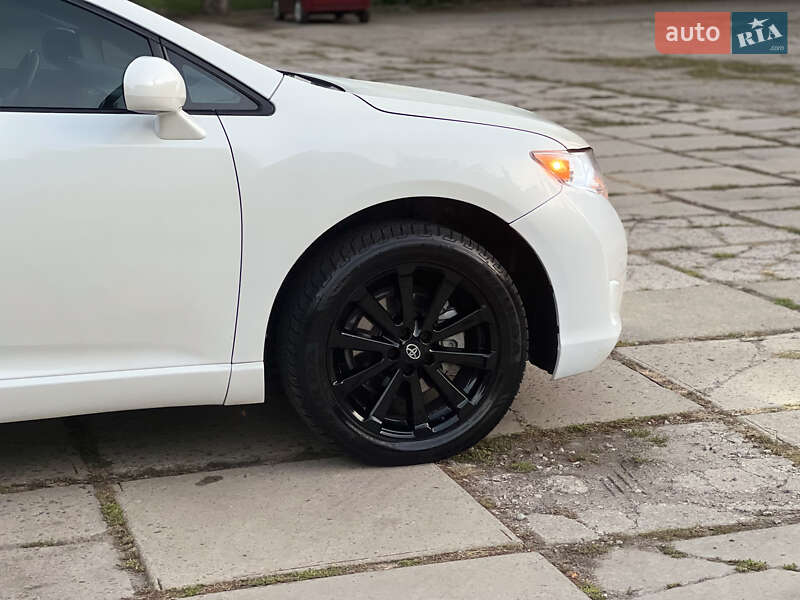 Внедорожник / Кроссовер Toyota Venza 2010 в Харькове