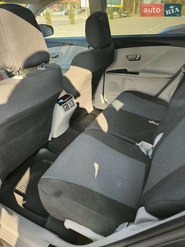 Позашляховик / Кросовер Toyota Venza 2011 в Тернополі
