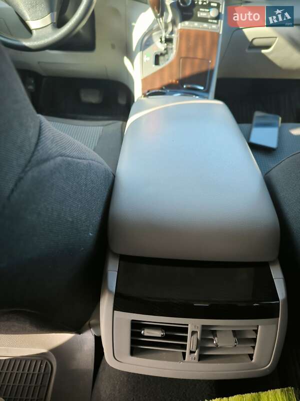 Позашляховик / Кросовер Toyota Venza 2011 в Тернополі