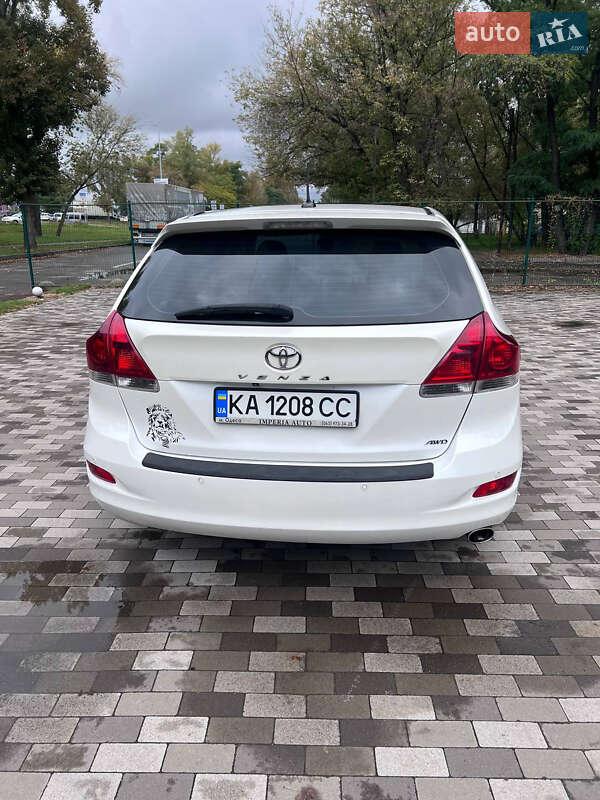 Внедорожник / Кроссовер Toyota Venza 2015 в Киеве