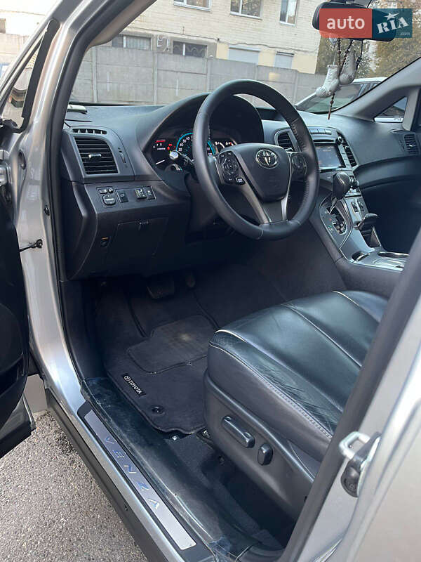 Внедорожник / Кроссовер Toyota Venza 2015 в Харькове