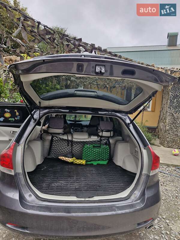 Позашляховик / Кросовер Toyota Venza 2010 в Кам'янець-Подільському