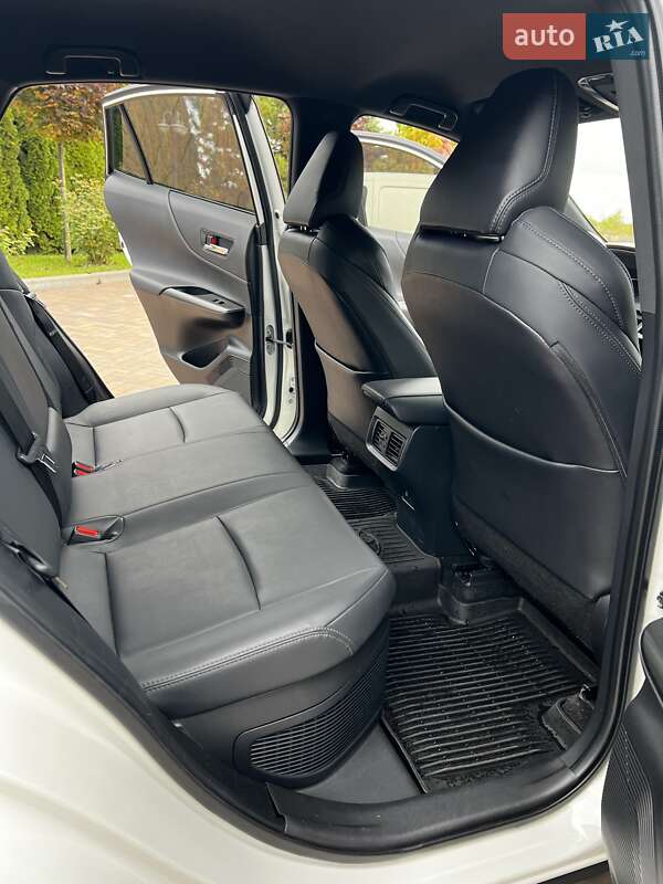 Позашляховик / Кросовер Toyota Venza 2022 в Івано-Франківську